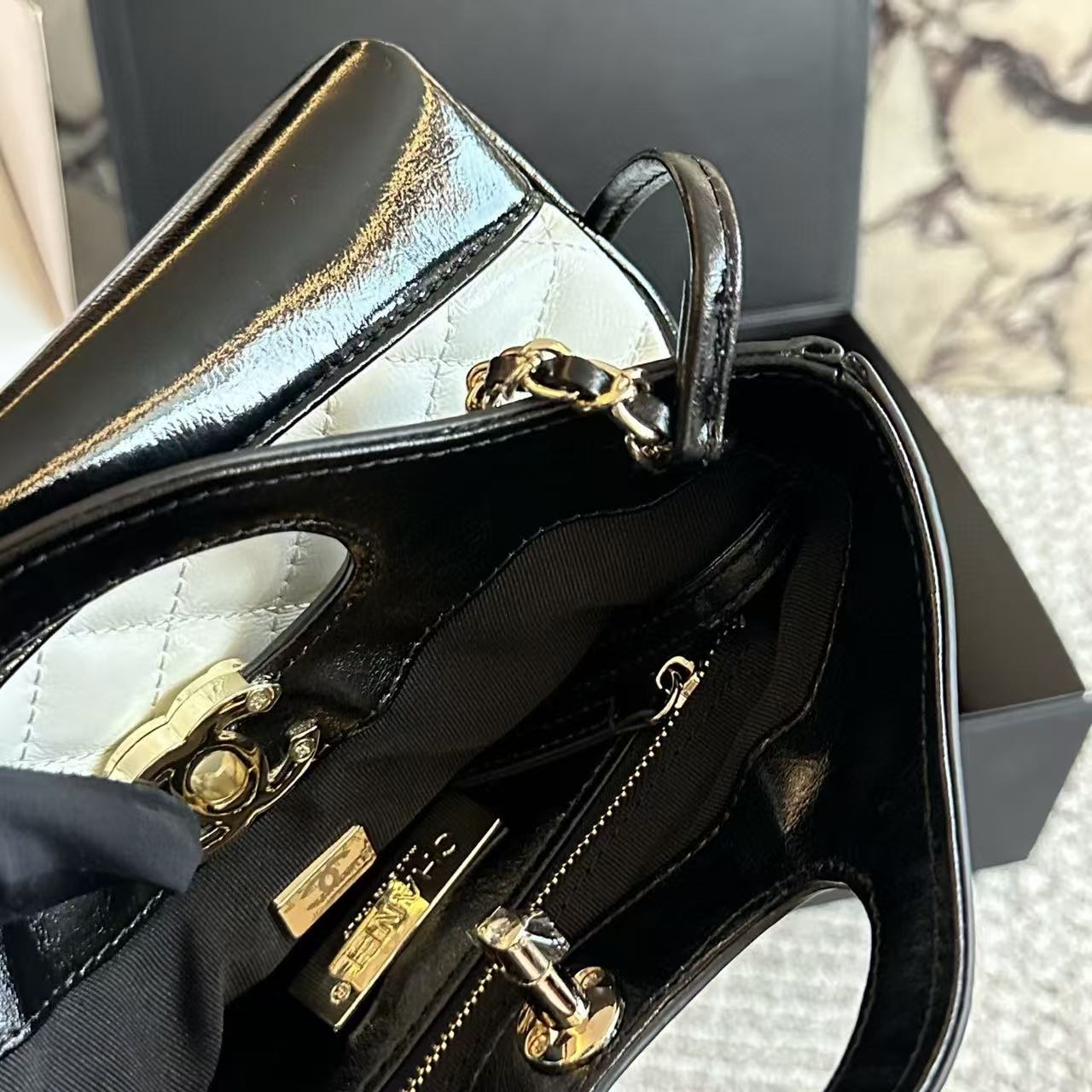 CHANE1 チェーンレザーハンドバッグ【50％割引+送料無料】