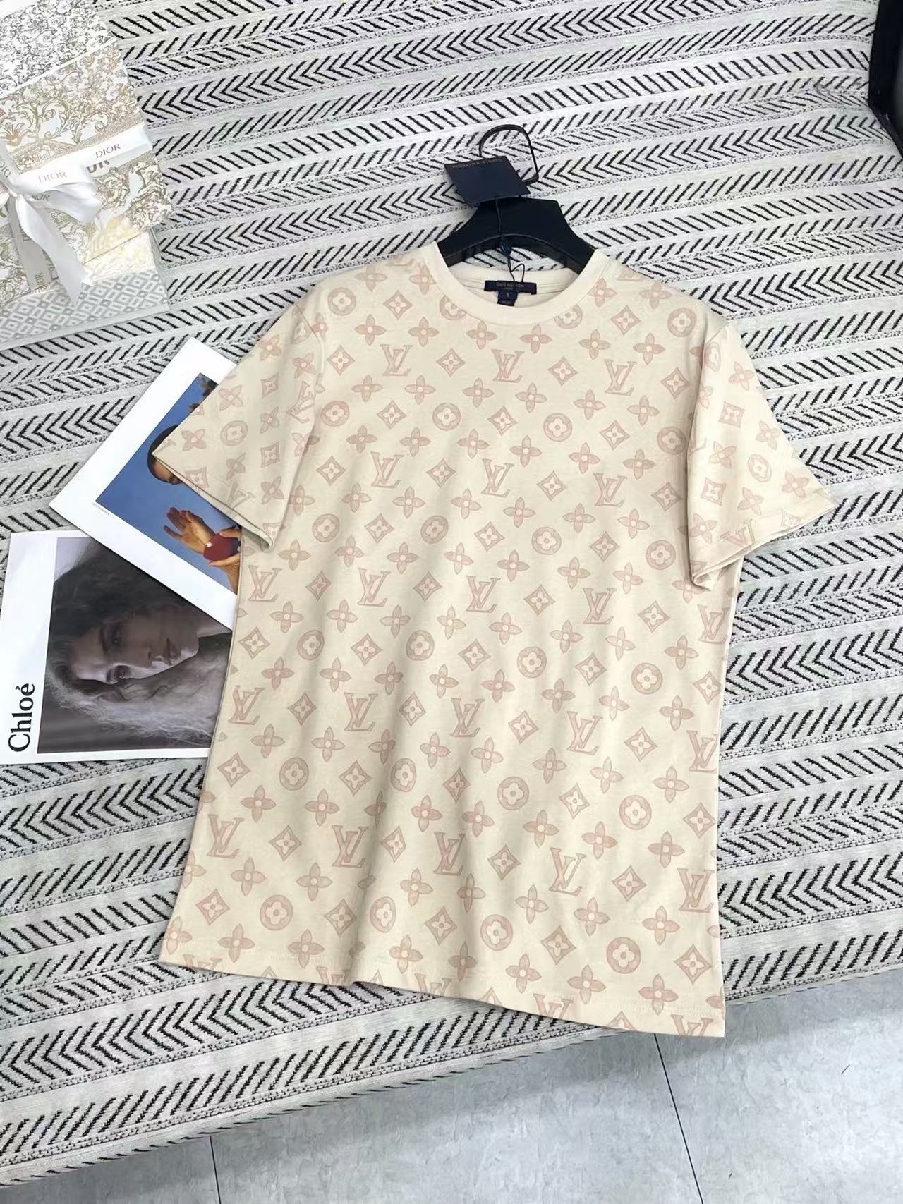 LVプリントの四つ葉のクローバーTシャツ【50％割引+送料無料】