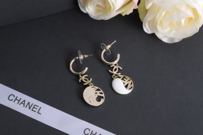 CHANE1 ブラック＆ホワイトレターフープイヤリング【50％割引+送料無料】