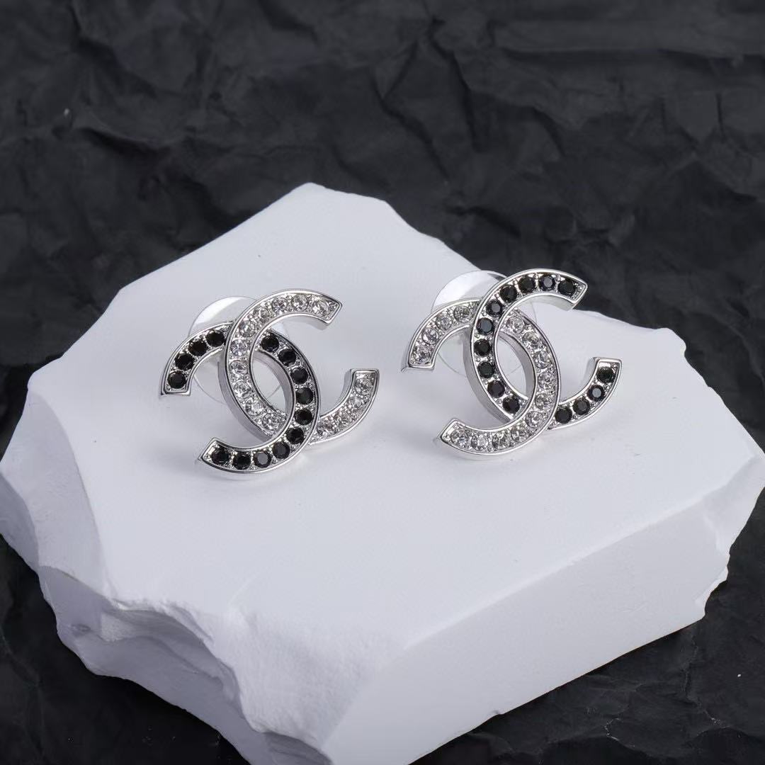 CHANE1 ダイヤモンド ダブルC スタッドピアス【50％割引+送料無料】