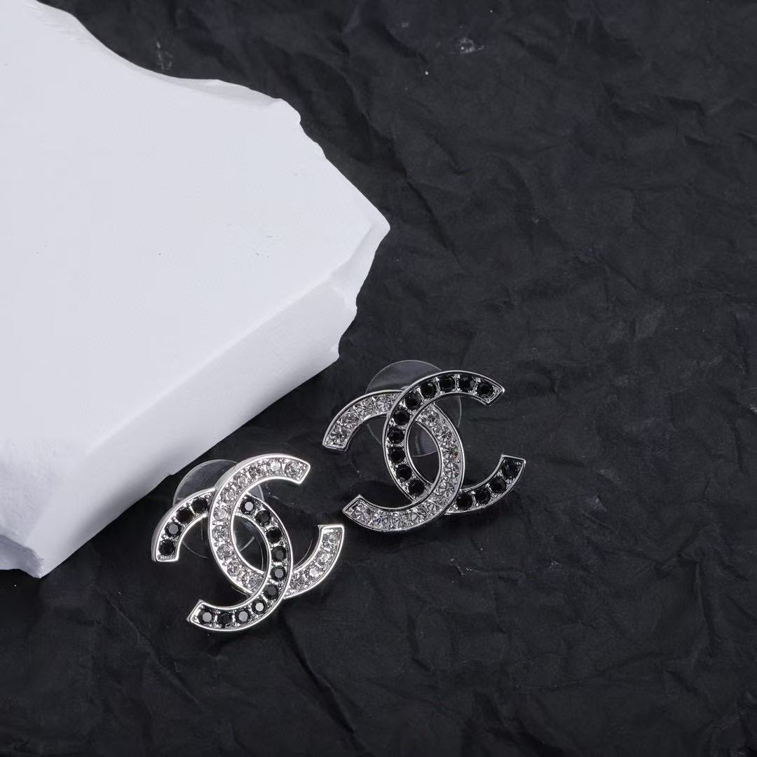 CHANE1 ダイヤモンド ダブルC スタッドピアス【50％割引+送料無料】