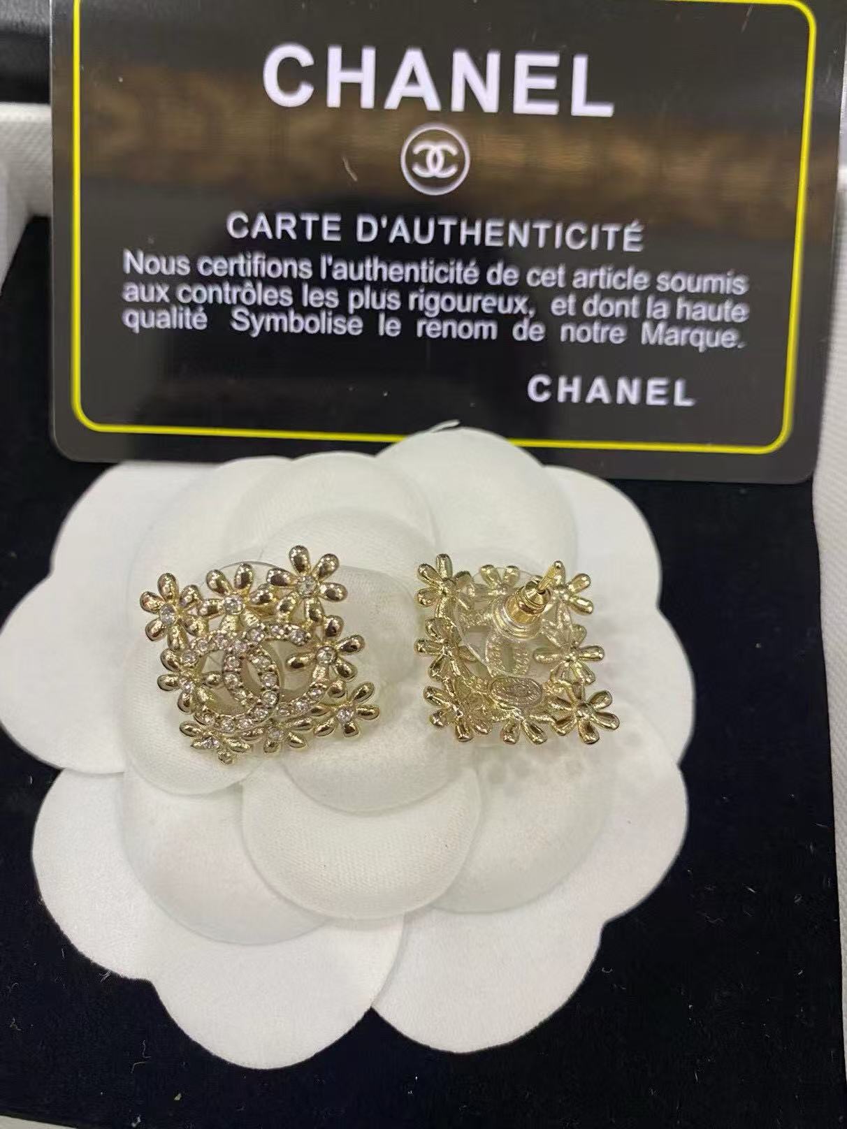 CHANE1 スノーフレーク ダブルC イヤリング【50％割引+送料無料】