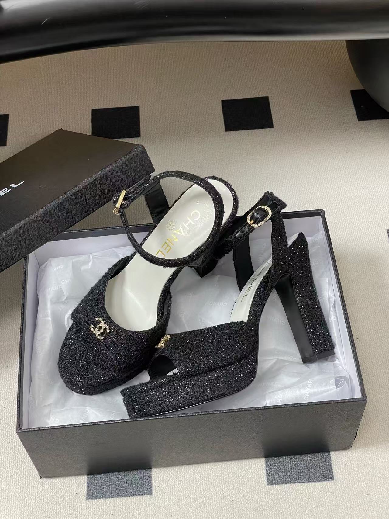 CHANE1 高品質ウールチャンキーヒールサンダル【50％割引+送料無料】