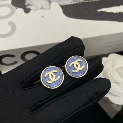 CHANE1 ブルー ダブルC スタッドピアス【50％割引+送料無料】