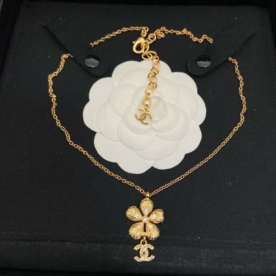 CHANE1 ダブルC フラワーネックレス【50％割引+送料無料】