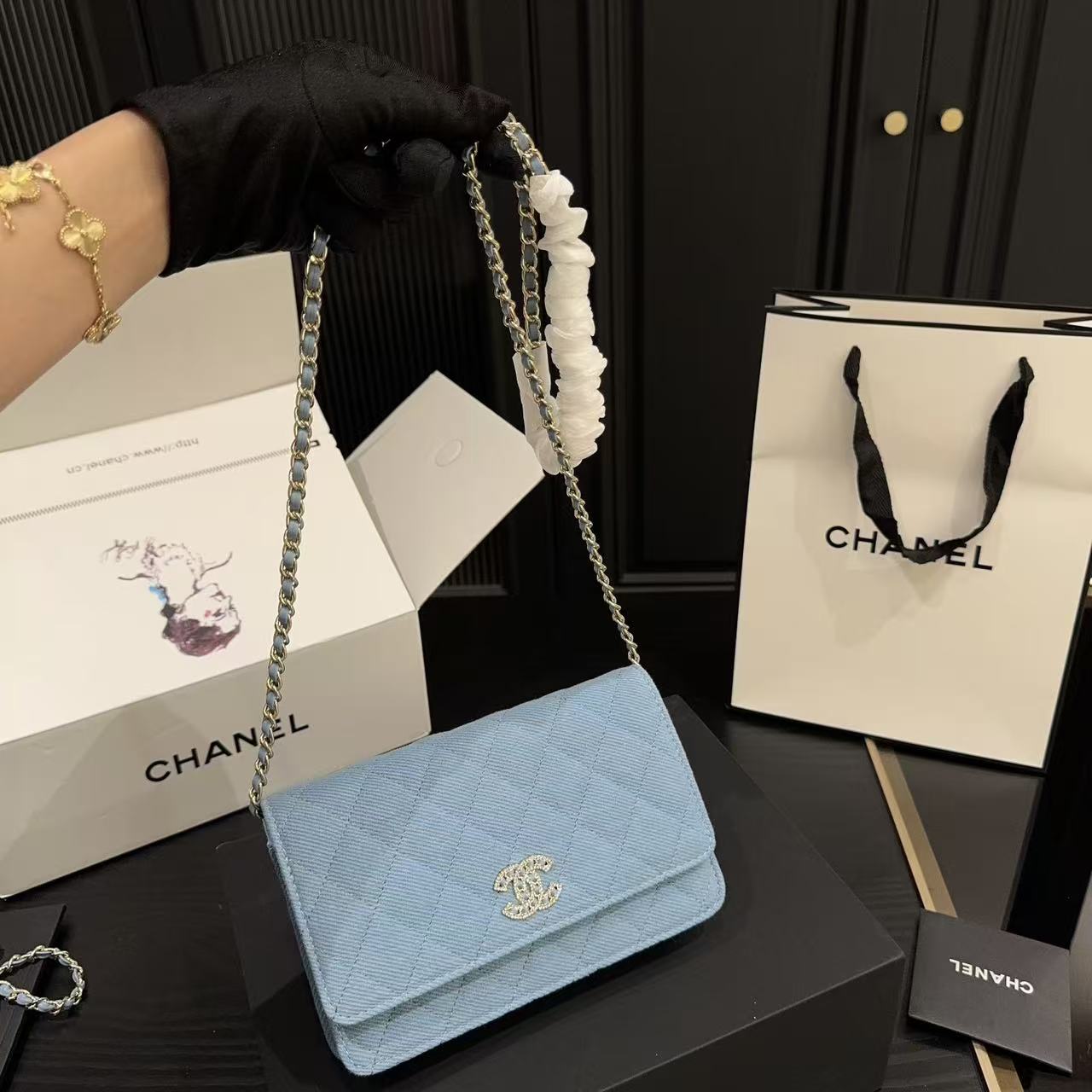 CHANE1 デニムチェーンバッグ【50％割引+送料無料】