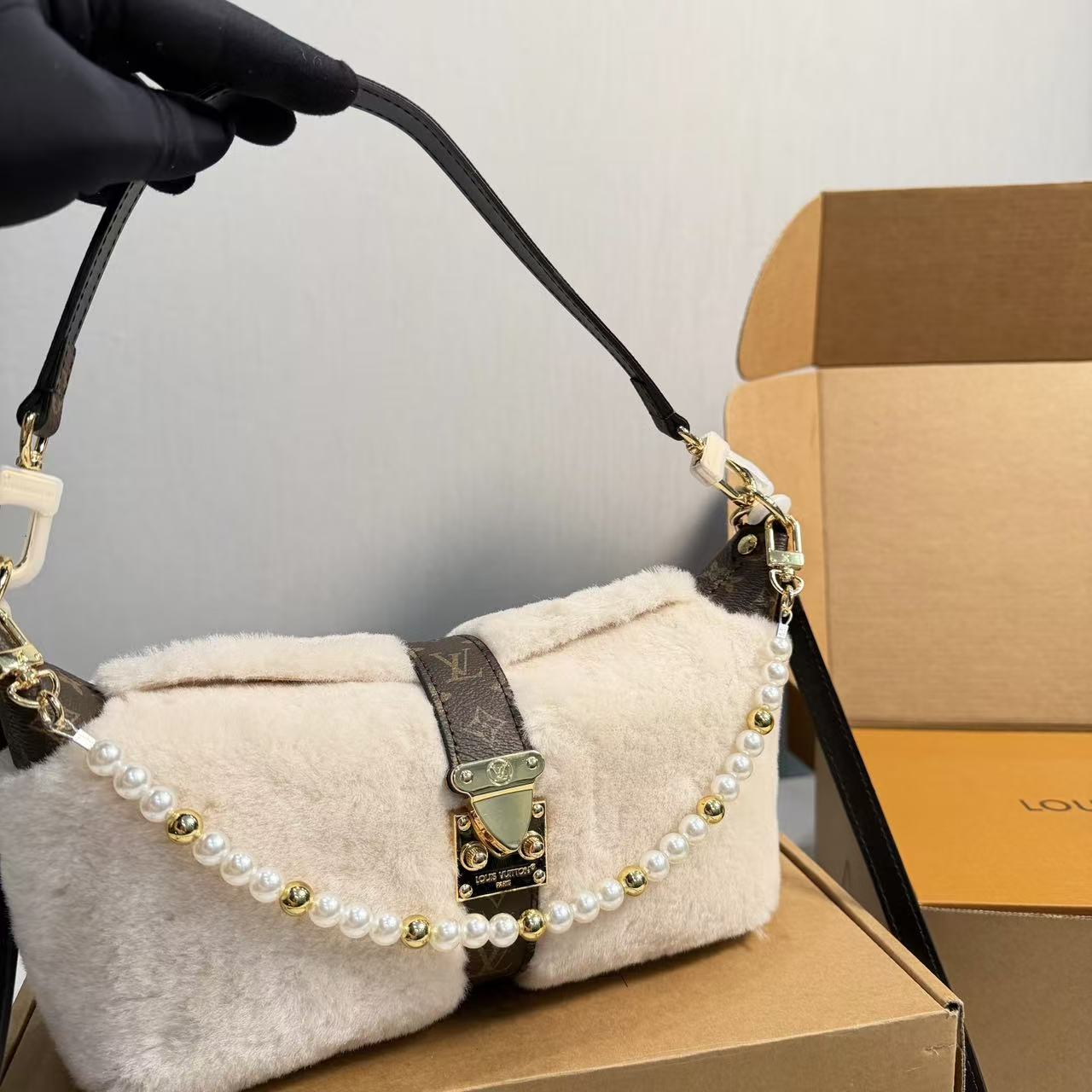 LVパールウールハンドバッグ【50％割引+送料無料】