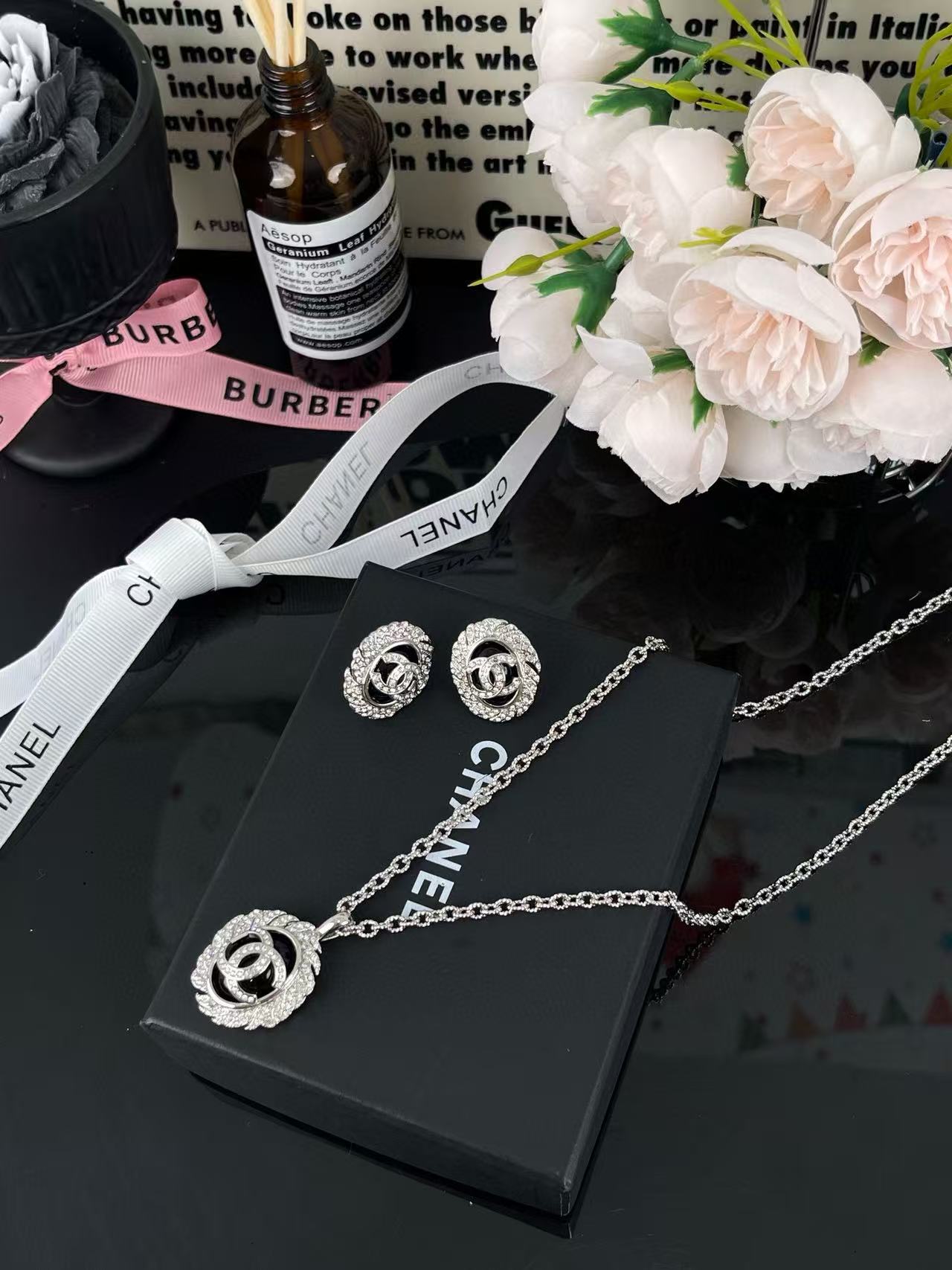 CHANE1 ダブルC ダイヤモンド イヤリング + ネックレス ツーピースセット【50％割引+送料無料】