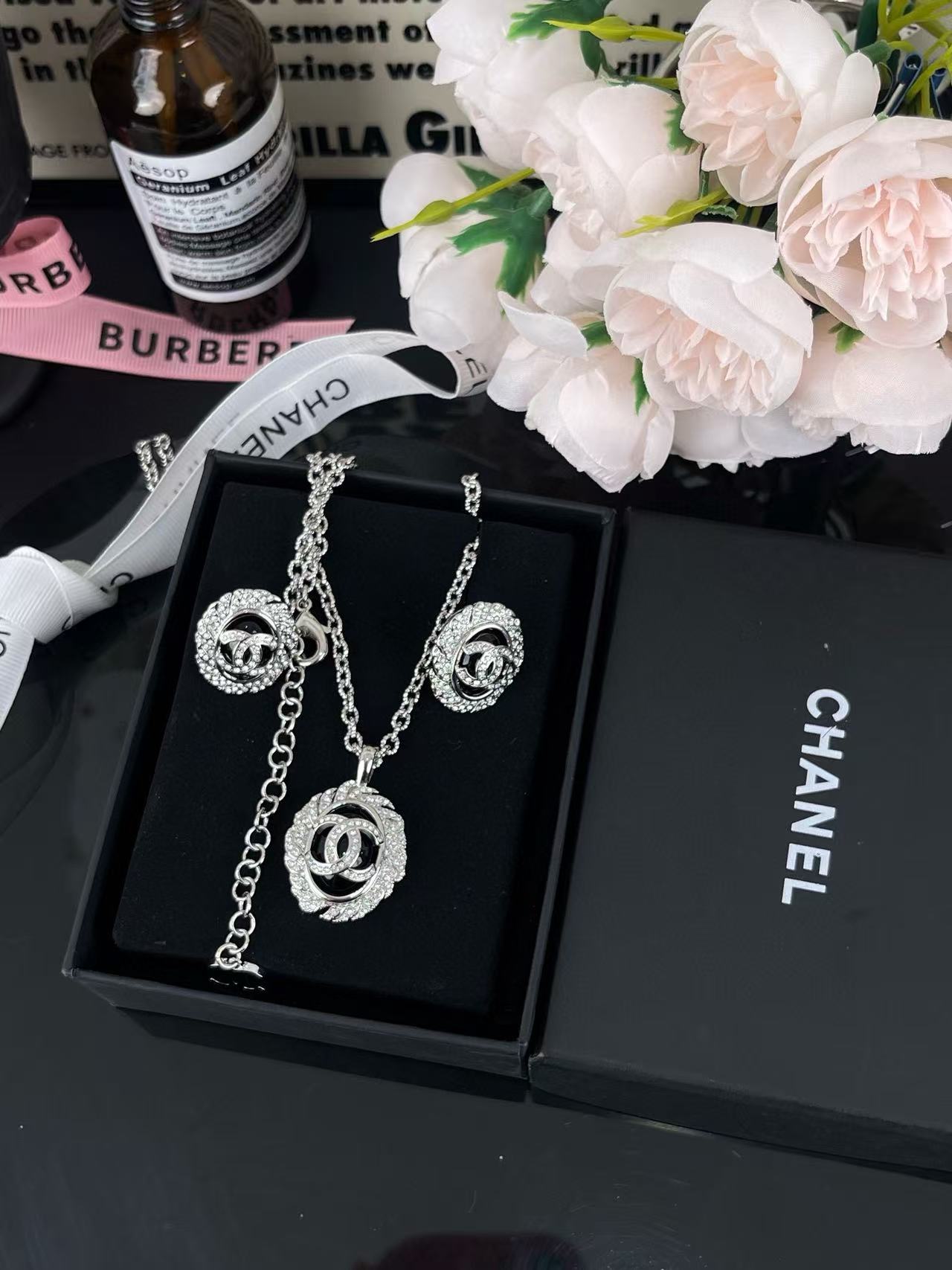 CHANE1 ダブルC ダイヤモンド イヤリング + ネックレス ツーピースセット【50％割引+送料無料】