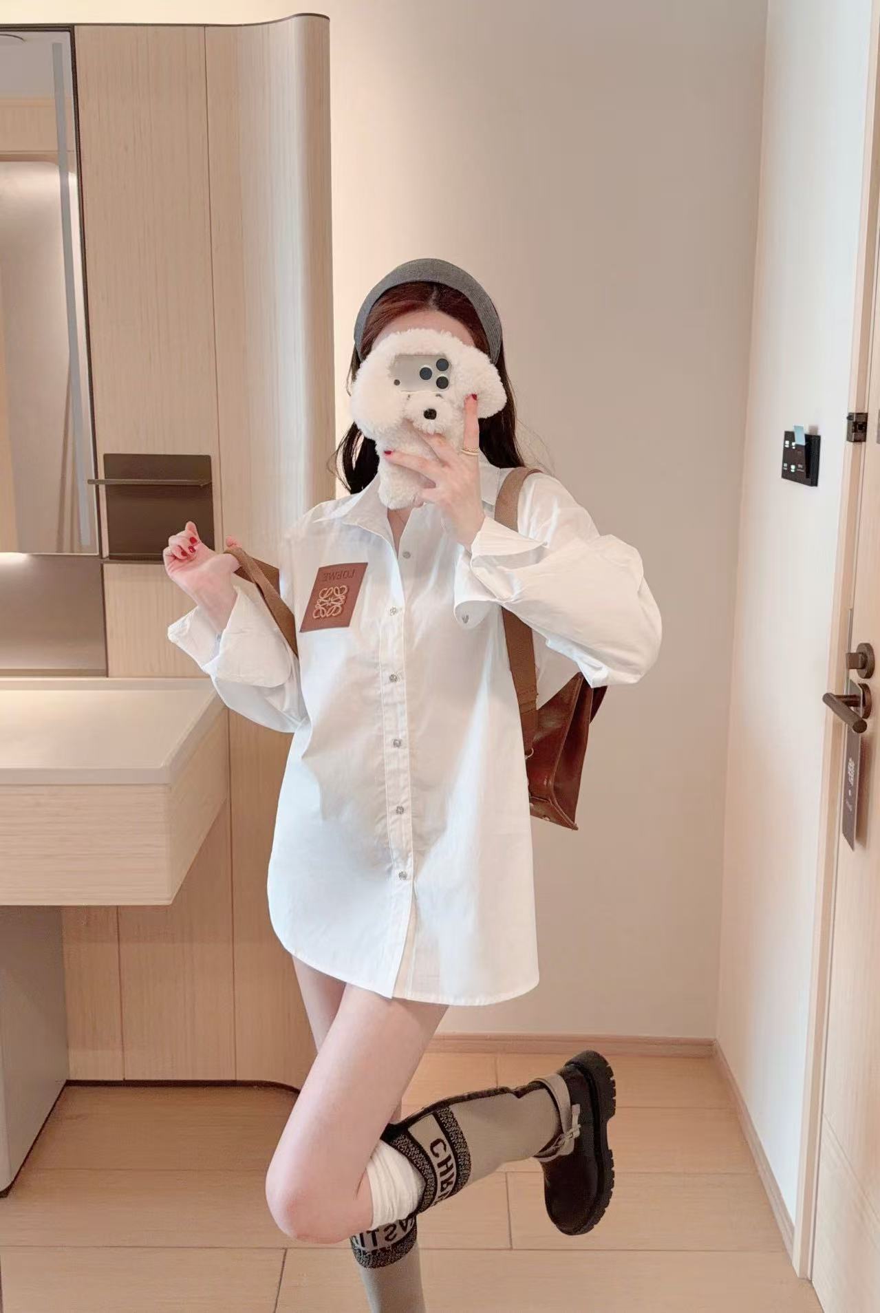 L0WEW レザーラベル ルーズフィットシャツ【50％割引+送料無料】