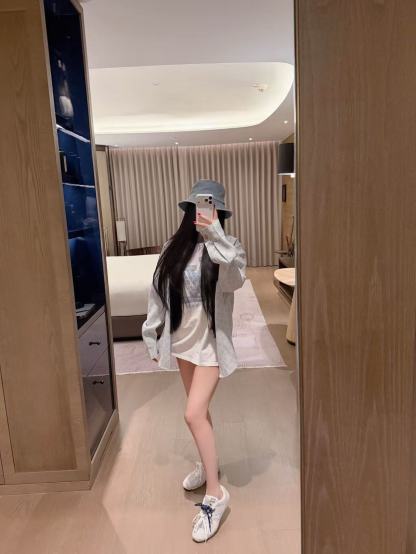 LVラインストーンTシャツ/シャツ【50％割引+送料無料】