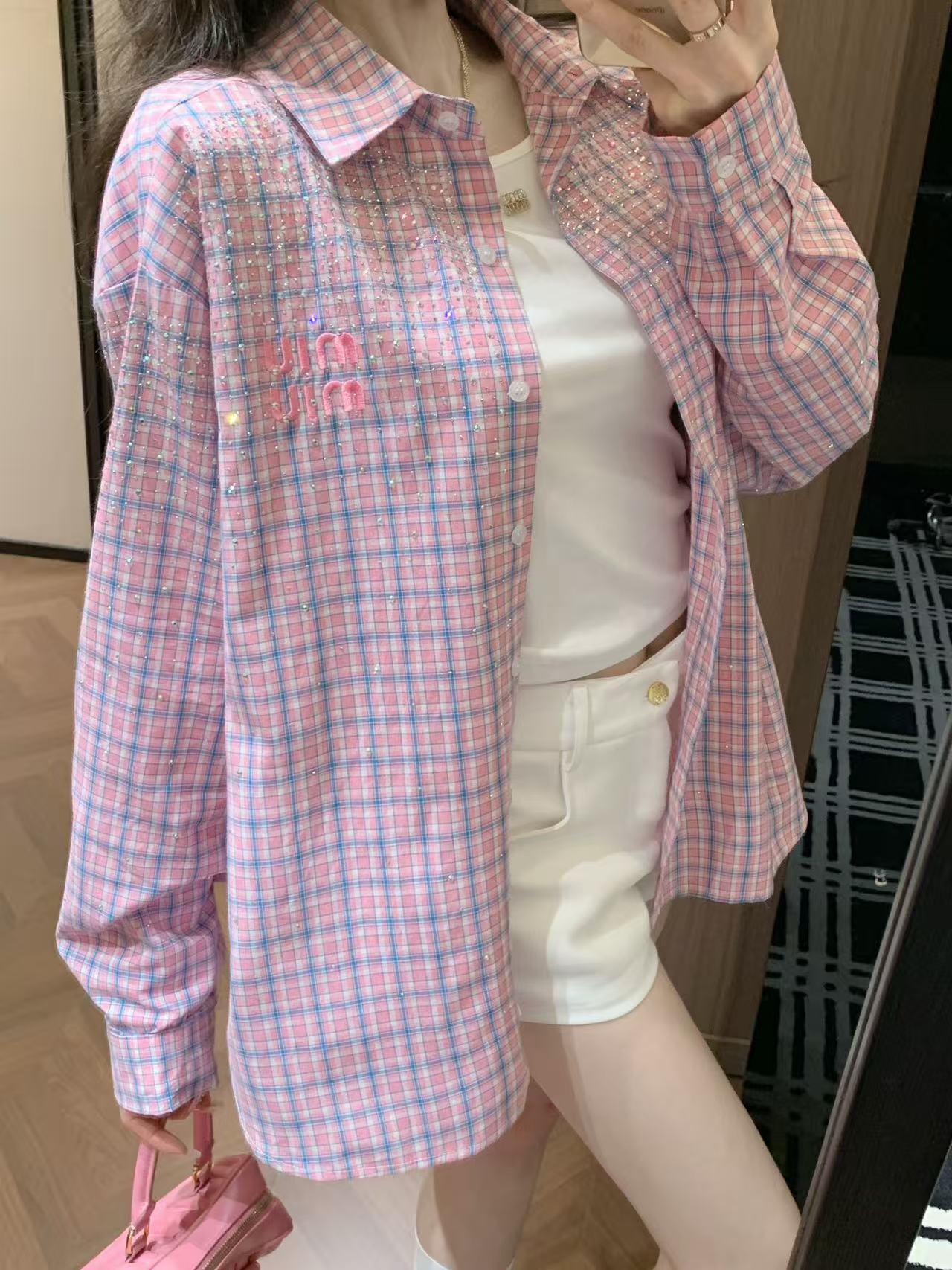 M1UM1U チェック柄刺繍入りレターシャツ【50％割引+送料無料】