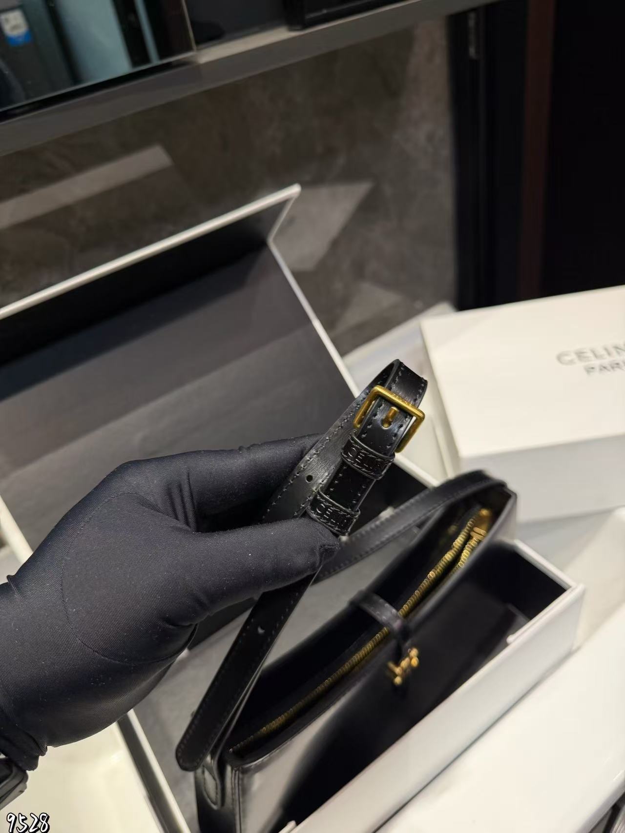 CEL1NE 凱旋門アンダーアームバッグ【50％割引+送料無料】