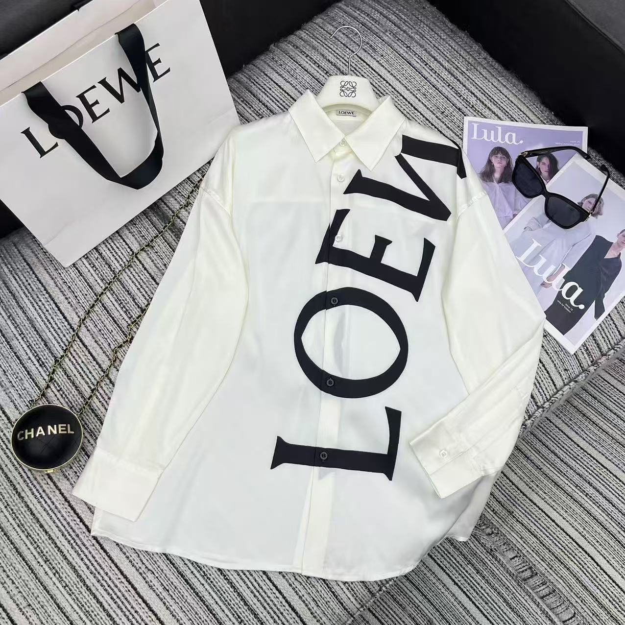 L0WEW レターシャツ【50％割引+送料無料】