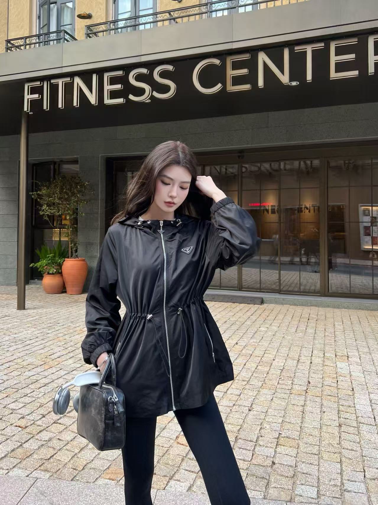 PR4DA高品質トライアングルロゴフードジャケット【50％割引+送料無料】