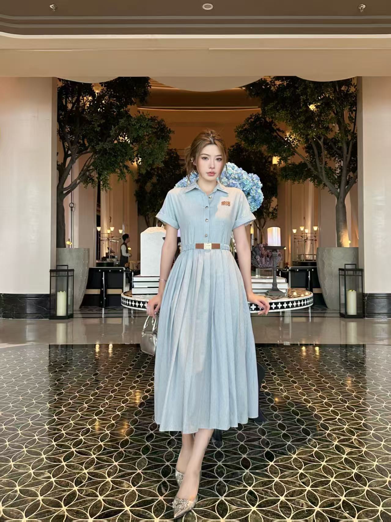 M1UM1U 高品質縦縞レタードレス【50％割引+送料無料】