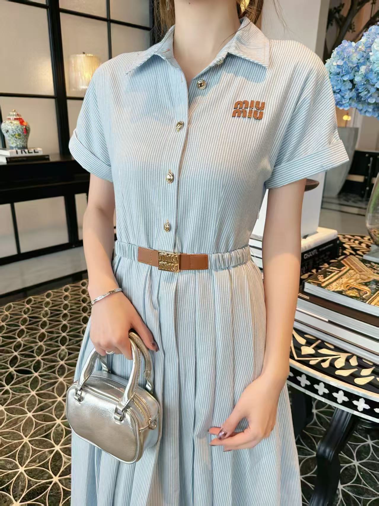 M1UM1U 高品質縦縞レタードレス【50％割引+送料無料】