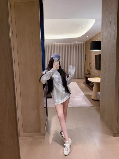 CEL1NE 凱旋門 ストライプ Tシャツ【50％割引+送料無料】