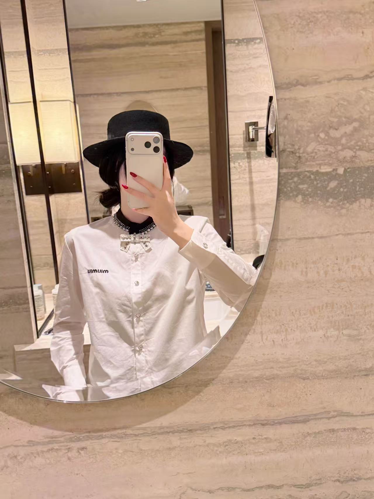 M1UM1U ボウタイ ラインストーン シャツ【50％割引+送料無料】