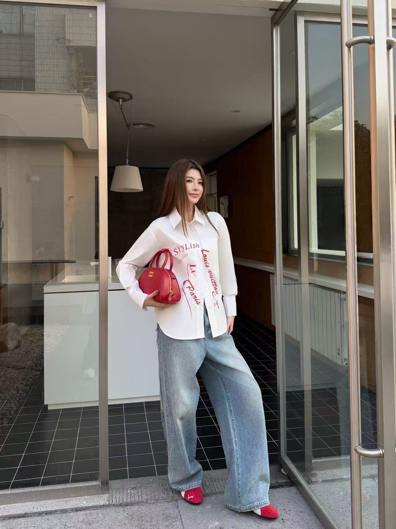 LVレッドレターシャツ【50％割引+送料無料】