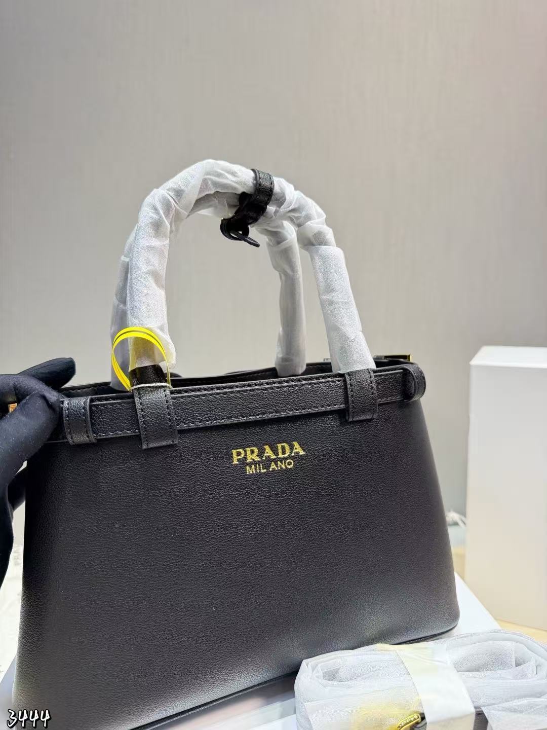 PR4DAA 牛革ハンドバッグ【50％割引+送料無料】