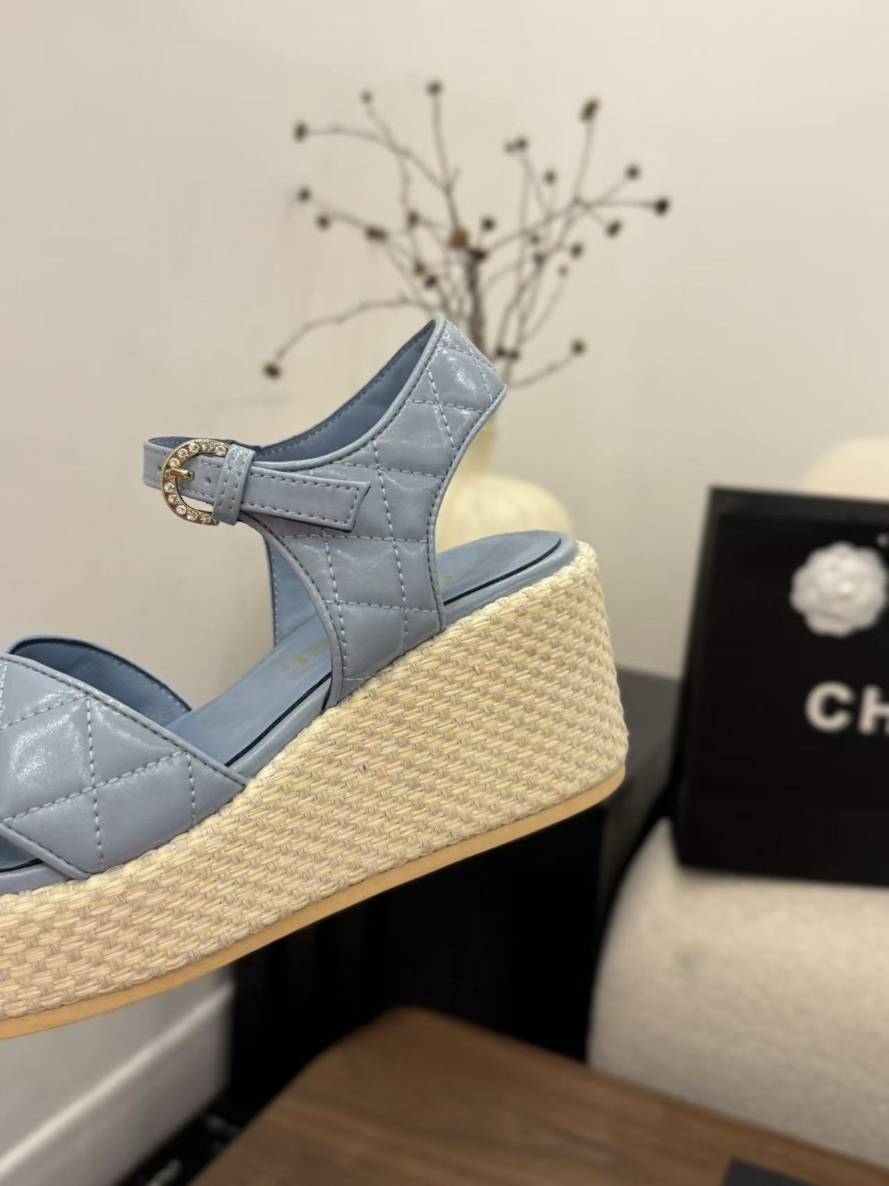 CHANE1 高品質ダブルCパテントレザー編み込みサンダル【50％割引+送料無料】