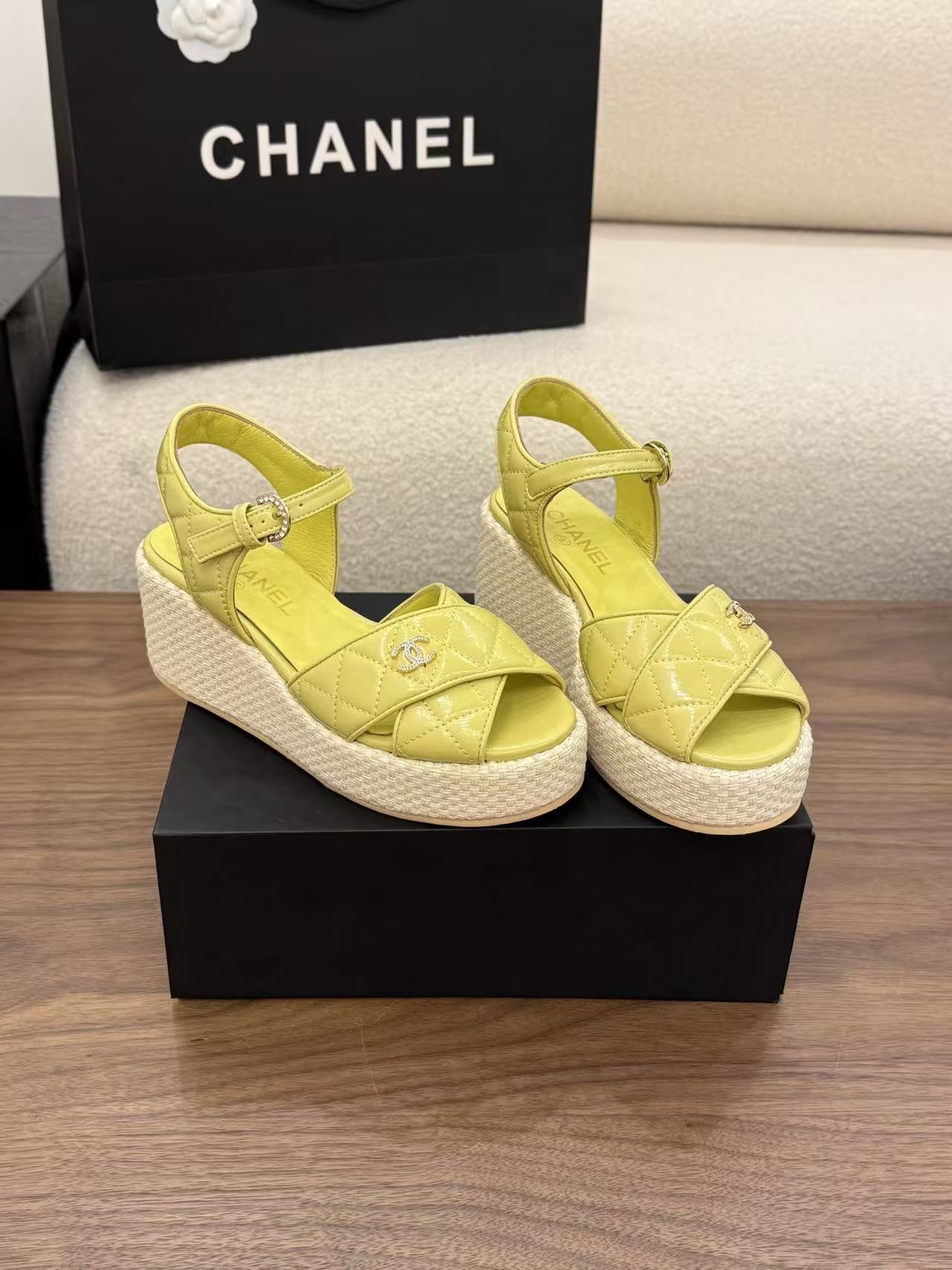 CHANE1 高品質ダブルCパテントレザー編み込みサンダル【50％割引+送料無料】
