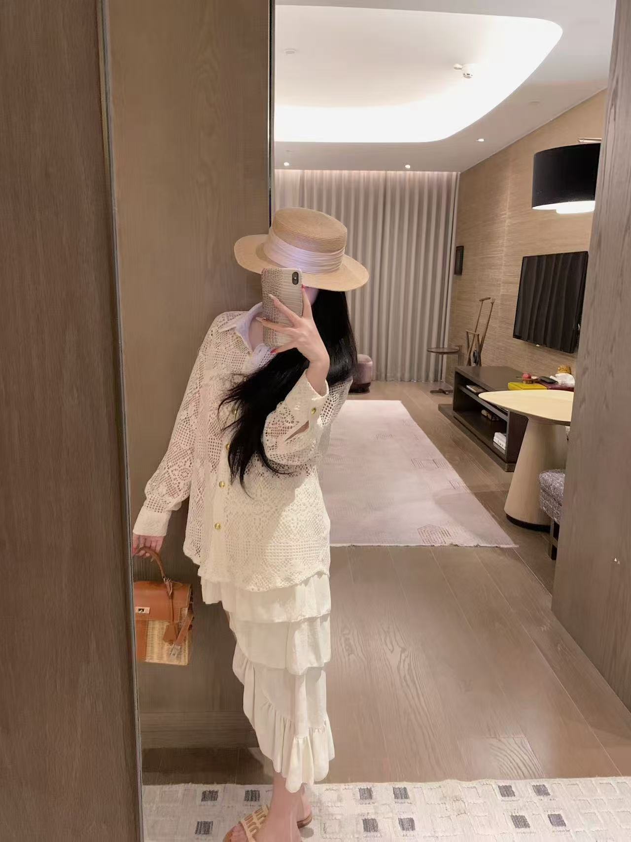 CEL1NE メタルボタン レースブラウス【50％割引+送料無料】