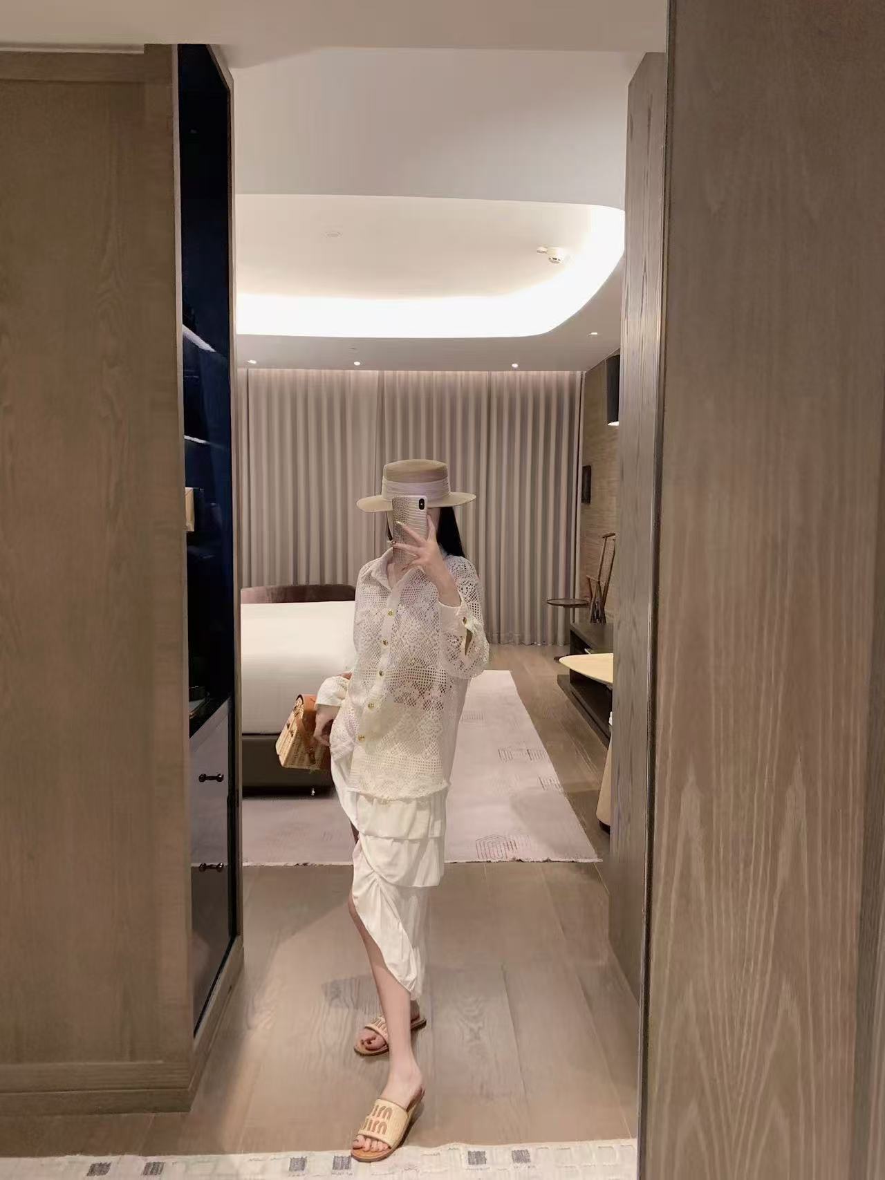 CEL1NE メタルボタン レースブラウス【50％割引+送料無料】