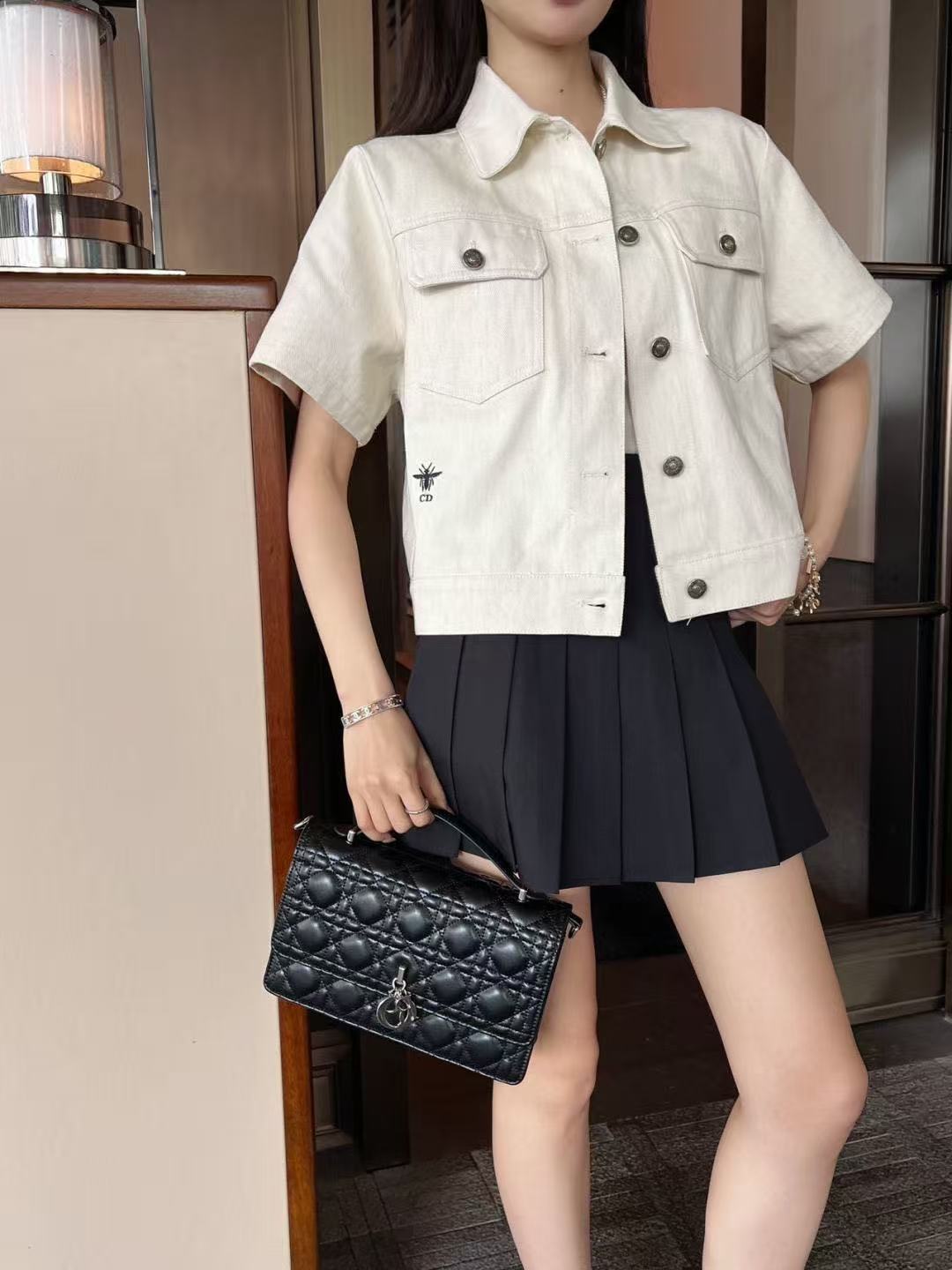 DIOR エンブロイダリー ビー デニム 半袖ジャケット【50％割引+送料無料】