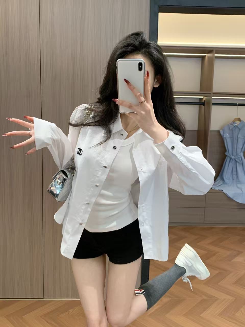 CHANE1 ミニマリスト ダブルC ロゴ シャツ【50％割引+送料無料】