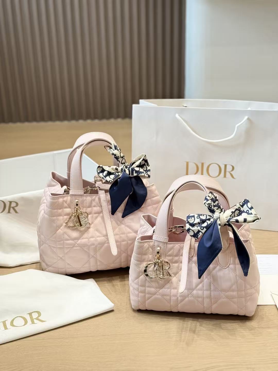 DI0Rピンクのハンドバッグ【50％割引+送料無料】