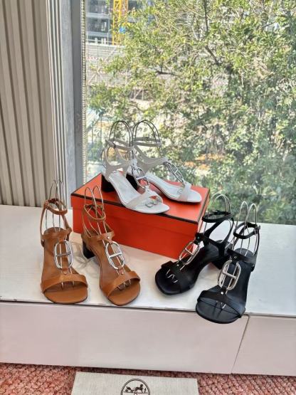 HERME5高品質kellyチャンキーヒールサンダル【50％割引+送料無料】