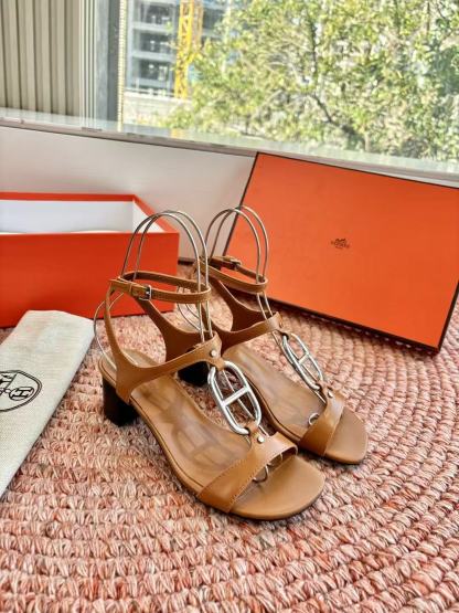 HERME5高品質kellyチャンキーヒールサンダル【50％割引+送料無料】