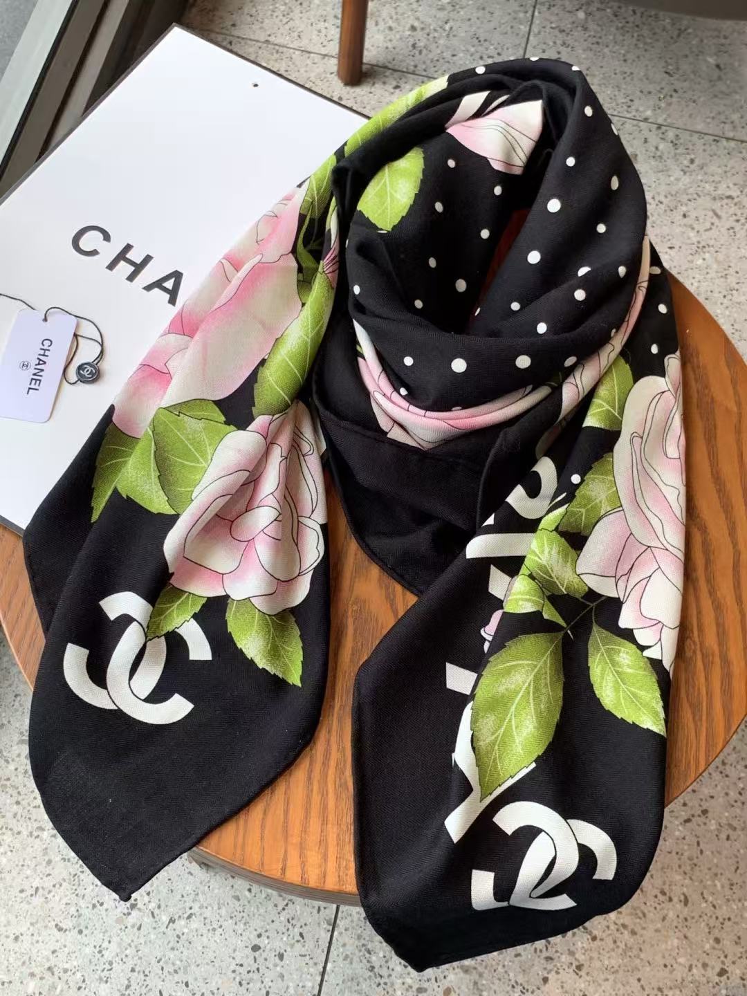 CHANE1 高品質プリントシルクスカーフ【50％割引+送料無料】