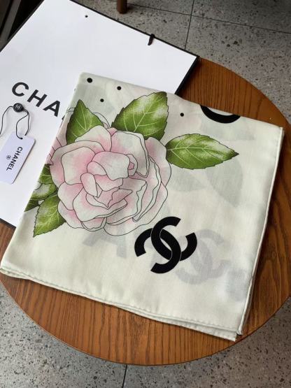 CHANE1 高品質プリントシルクスカーフ【50％割引+送料無料】