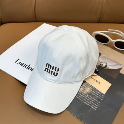 M1UM1U 刺繍レターTシャツ【50％割引+送料無料】