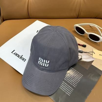 M1UM1U 刺繍レターTシャツ【50％割引+送料無料】