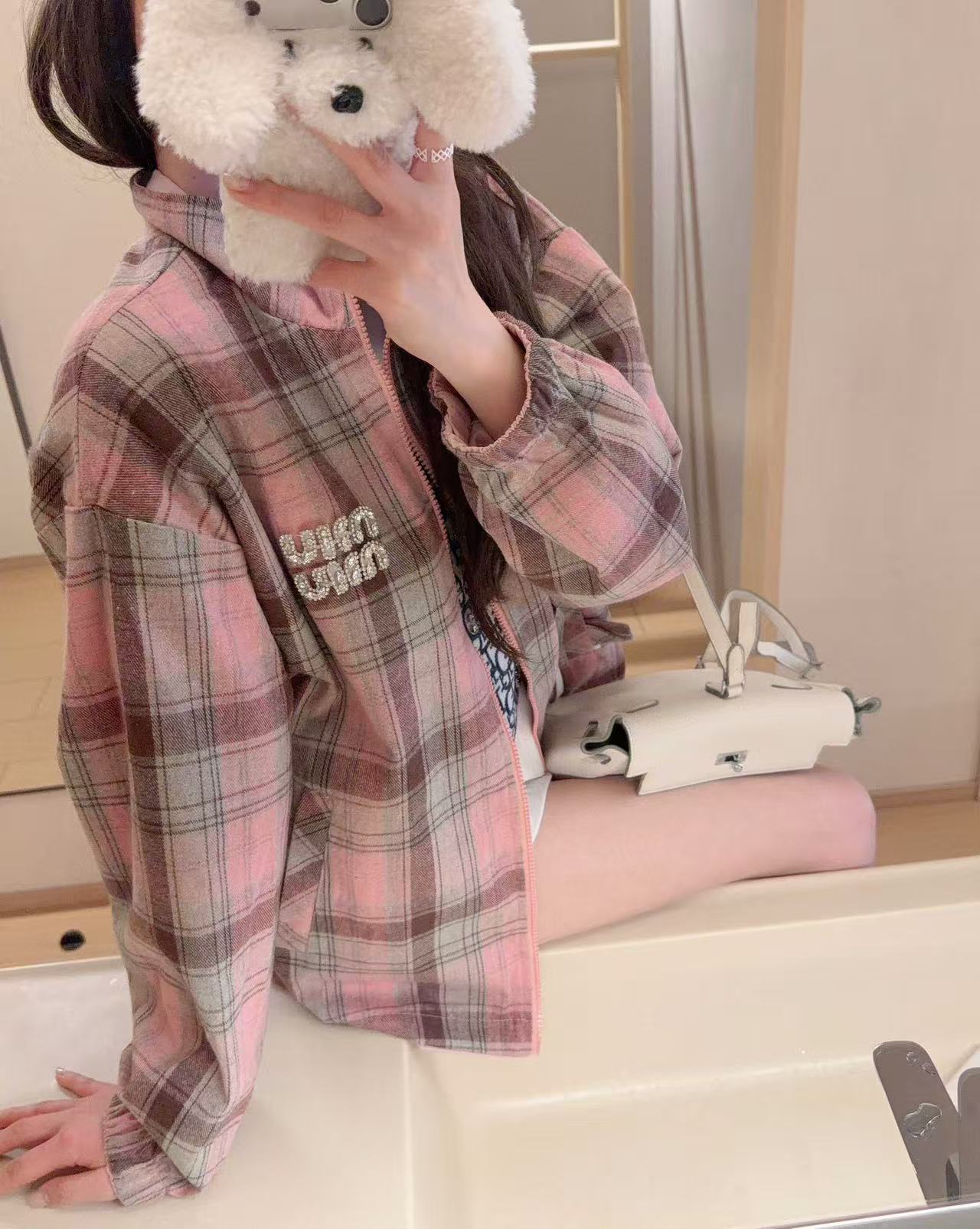 M1UM1U ラインストーンレタリングリバーシブルジャケット【50％割引+送料無料】