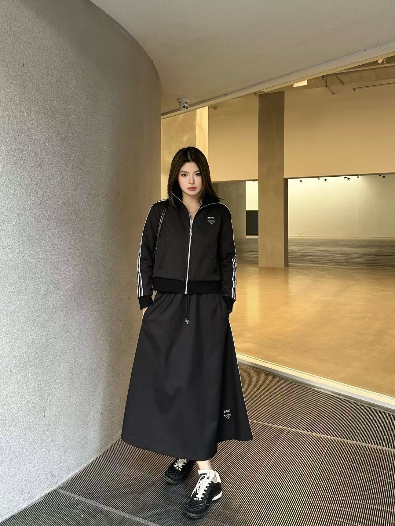 PR4DA トライアングルロゴ ジッパージャケット+スカート ツーピースセット【50％割引+送料無料】