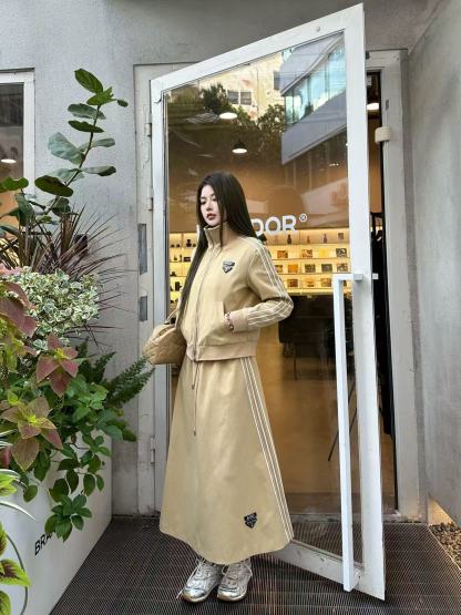 PR4DA トライアングルロゴ ジッパージャケット+スカート ツーピースセット【50％割引+送料無料】