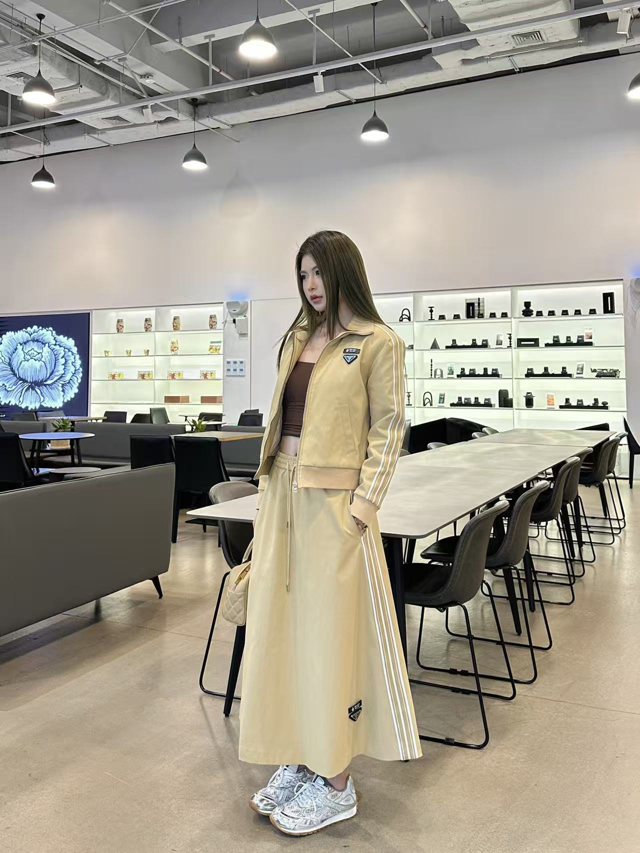 PR4DA トライアングルロゴ ジッパージャケット+スカート ツーピースセット【50％割引+送料無料】