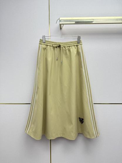 PR4DA トライアングルロゴ ジッパージャケット+スカート ツーピースセット【50％割引+送料無料】