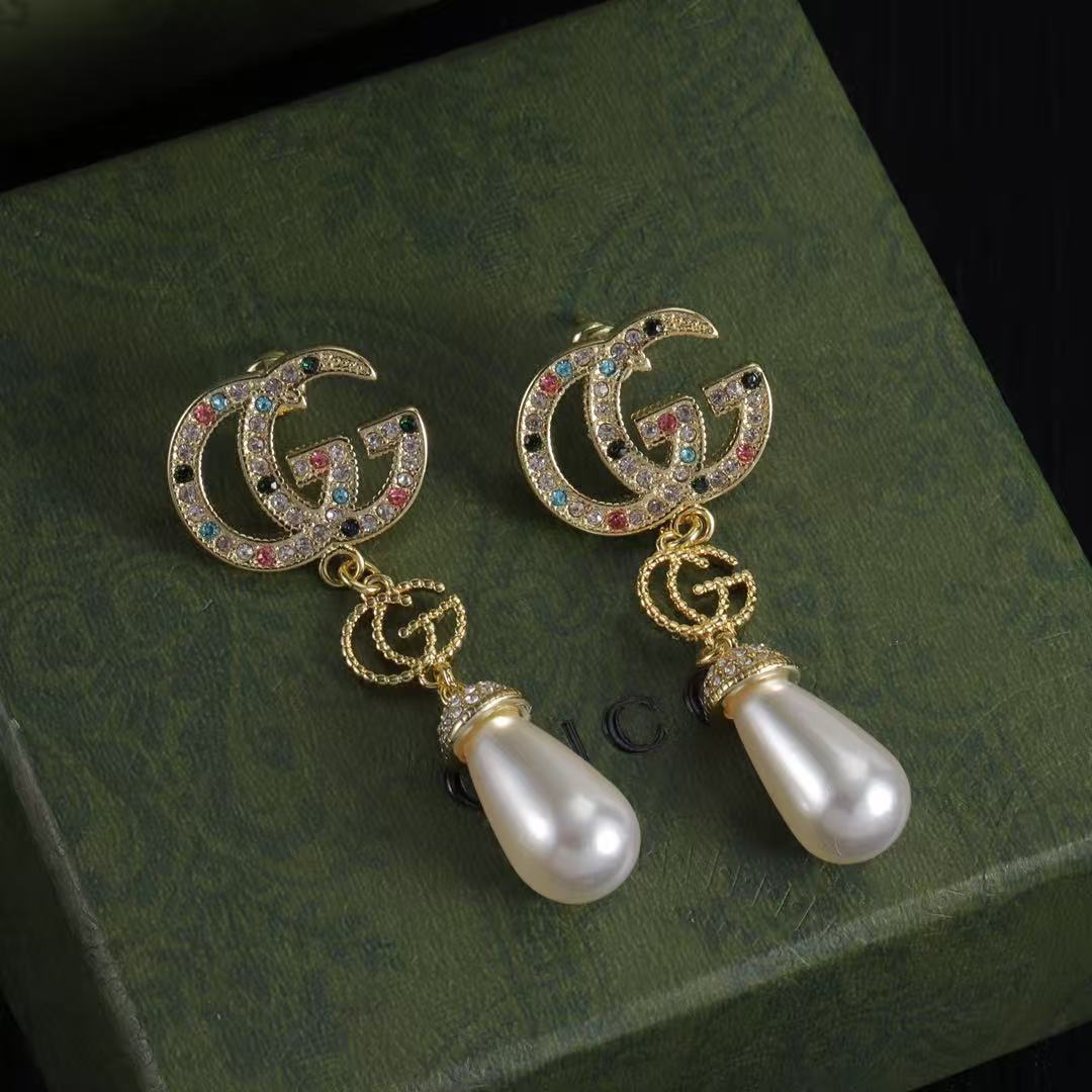 GUCC1 カラーダイヤモンドパールスタッドイヤリング【50％割引+送料無料】
