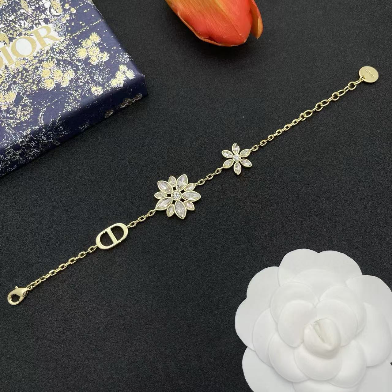 DI0Rダイヤモンドフラワーブレスレット【50％割引+送料無料】
