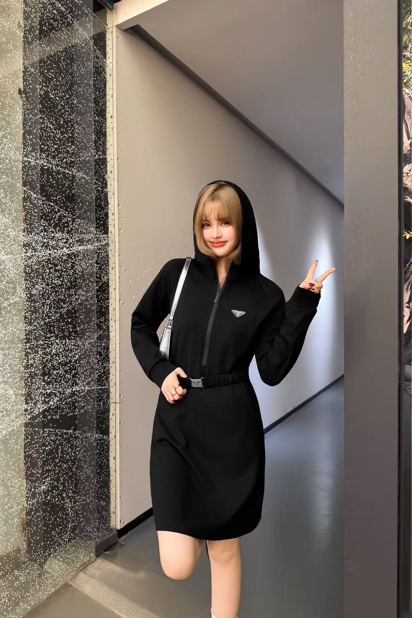 PR4DA 高品質トライアングルロゴフード付きドレス【50％割引+送料無料】