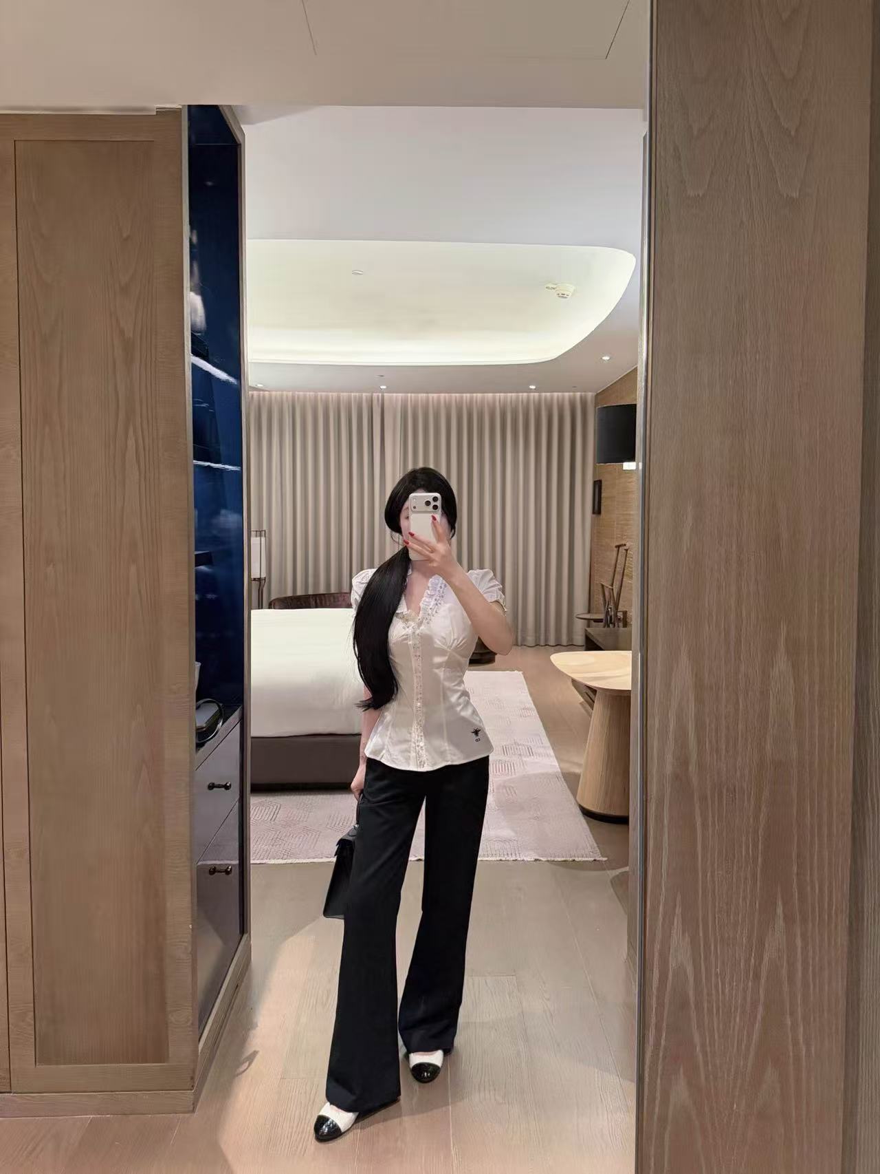 DIOR ビーズパフスリーブブラウス【50％割引+送料無料】