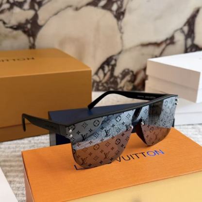 LV オールオーバーロゴ サングラス【50％割引+送料無料】