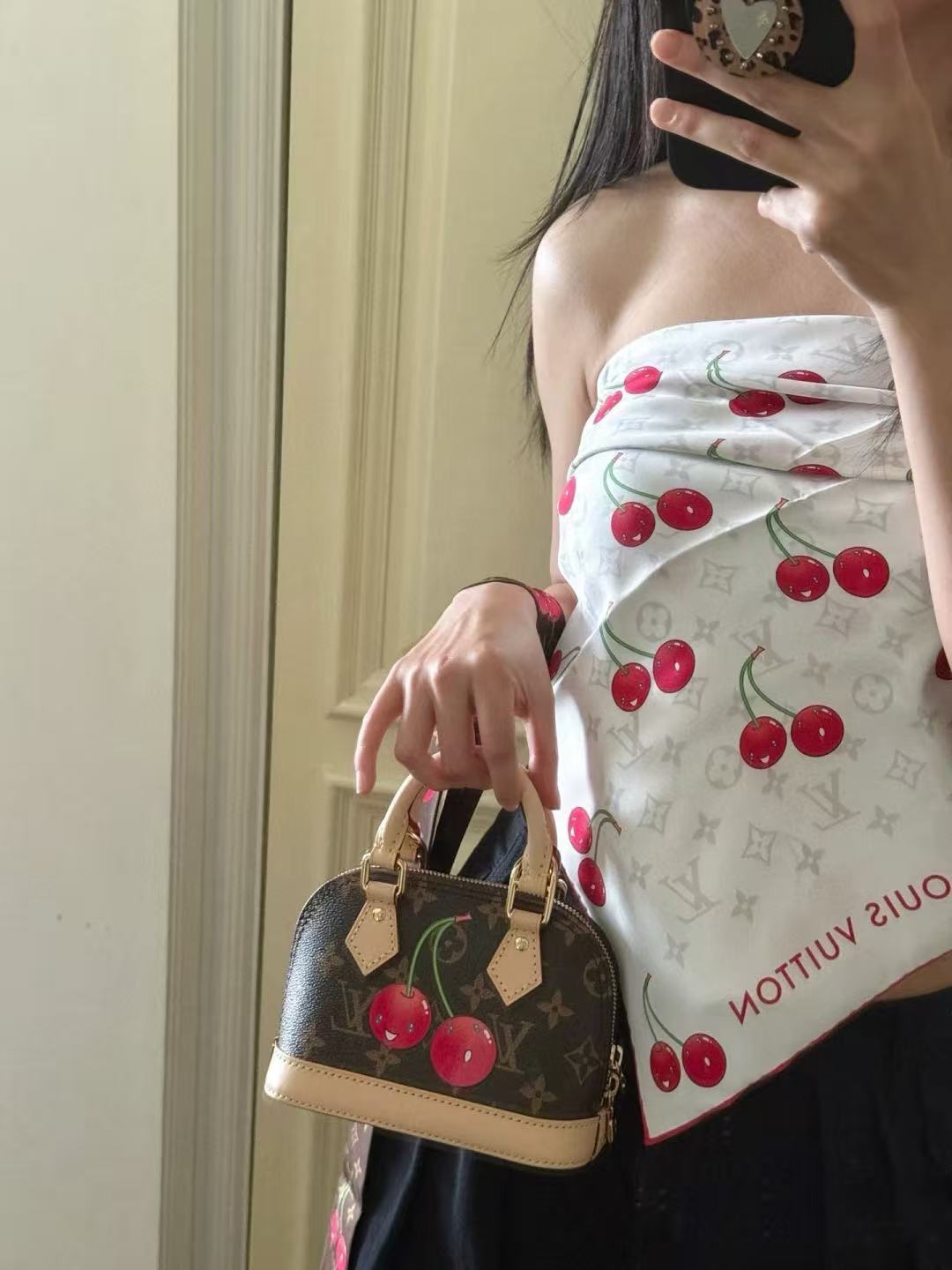 LVチェリーハンドバッグ【50％割引+送料無料】