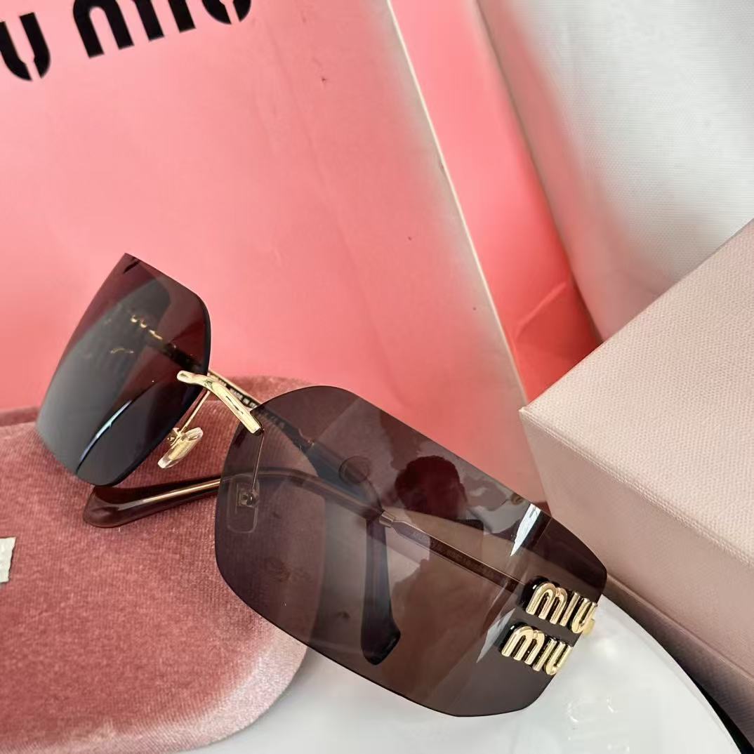 M1UM1U 高品質サングラス【50％割引+送料無料】